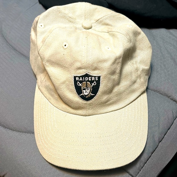 Official NFL Raiders hat worn - Picture 1 of 4